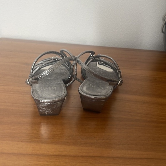 STUART WEITZMAN Nuts Strappy Metallic Wedge Sandal Size 8 msrp $365 - Picture 4 of 6